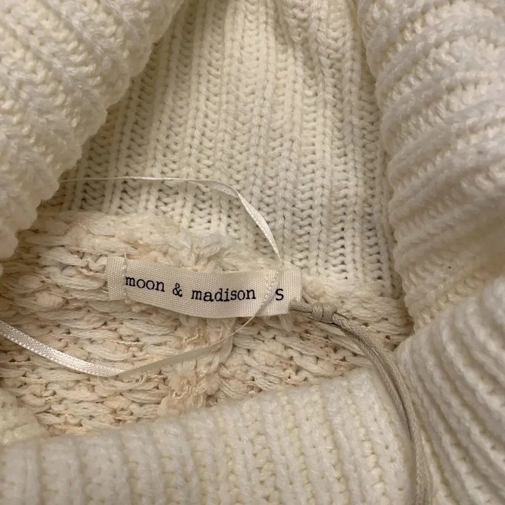 NWT Moon & Madison Cowl Neck Sweater Small Diagonal Striped